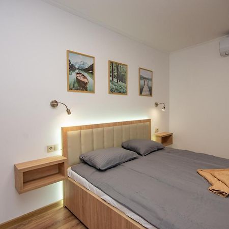 Csaladi Kikoeto Apartman Gyula Extérieur photo
