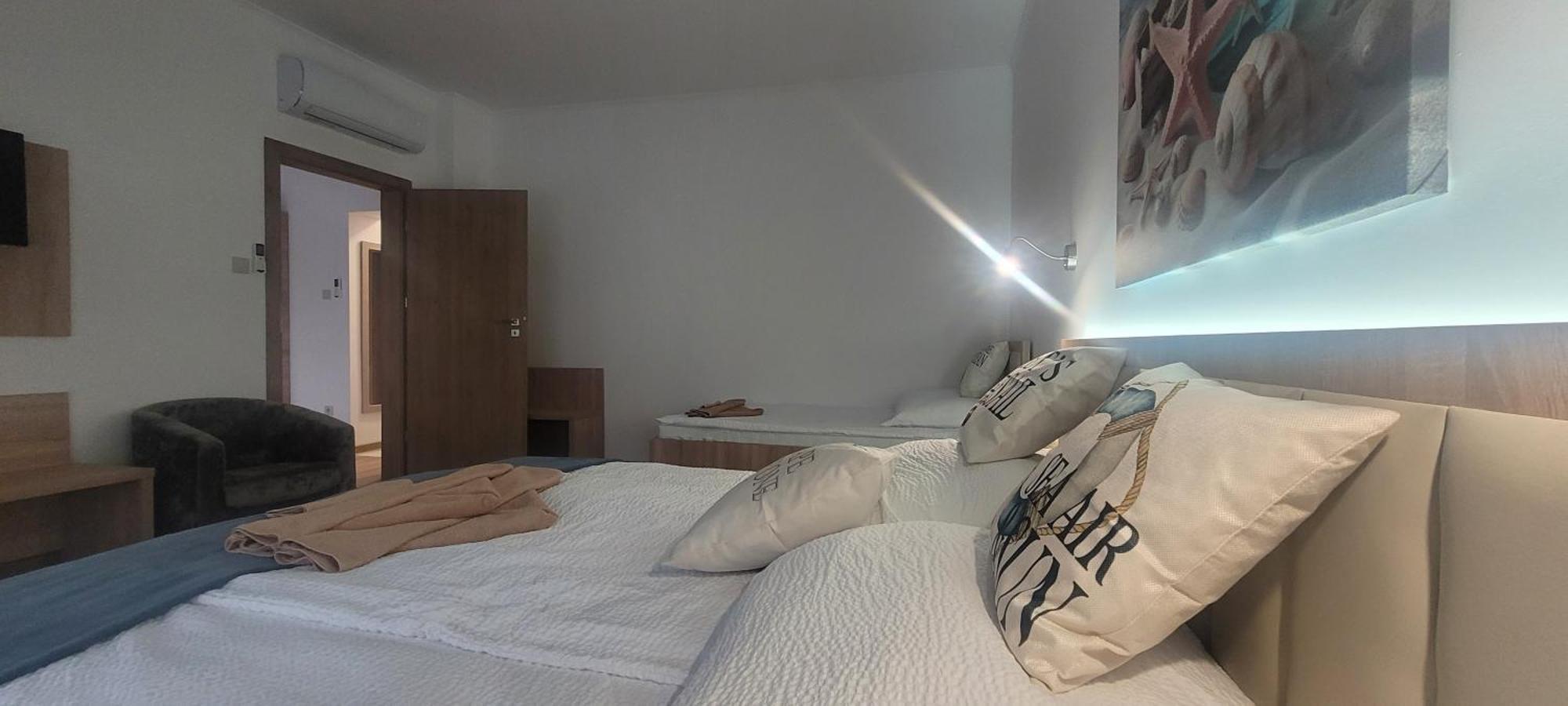 Csaladi Kikoeto Apartman Gyula Extérieur photo