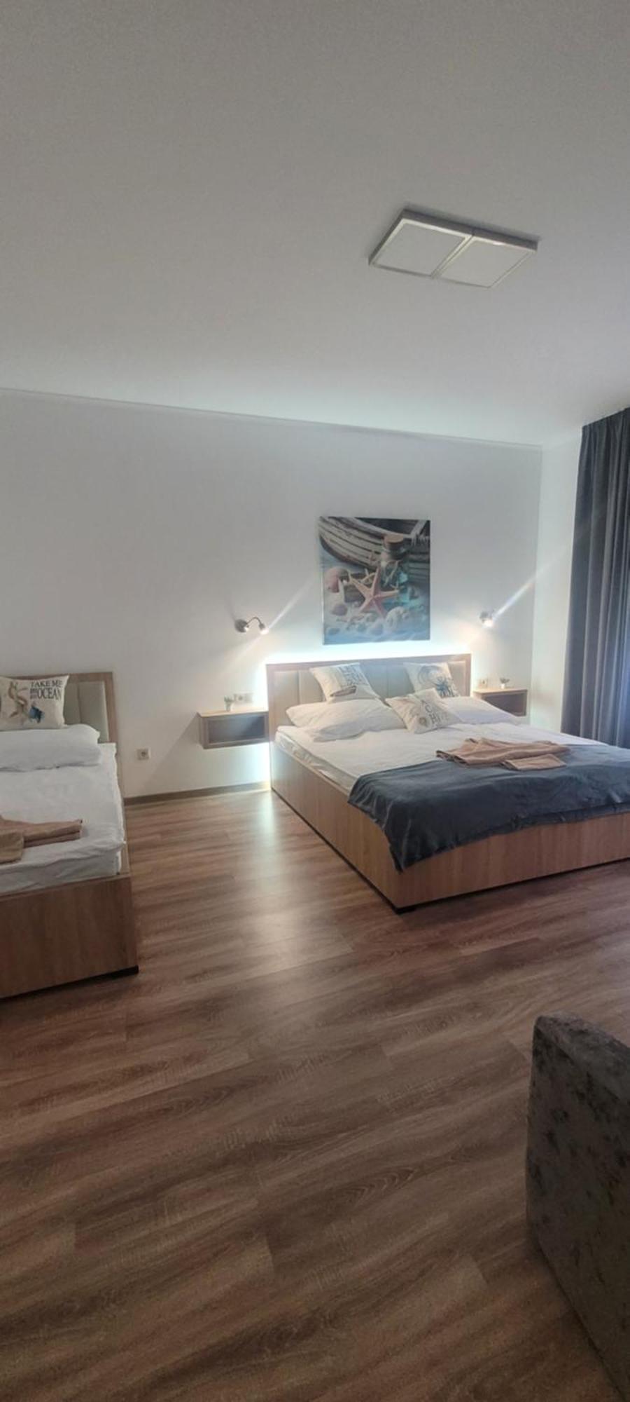 Csaladi Kikoeto Apartman Gyula Extérieur photo