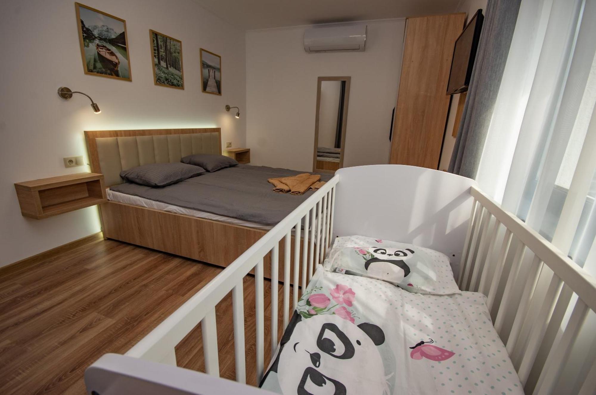 Csaladi Kikoeto Apartman Gyula Extérieur photo