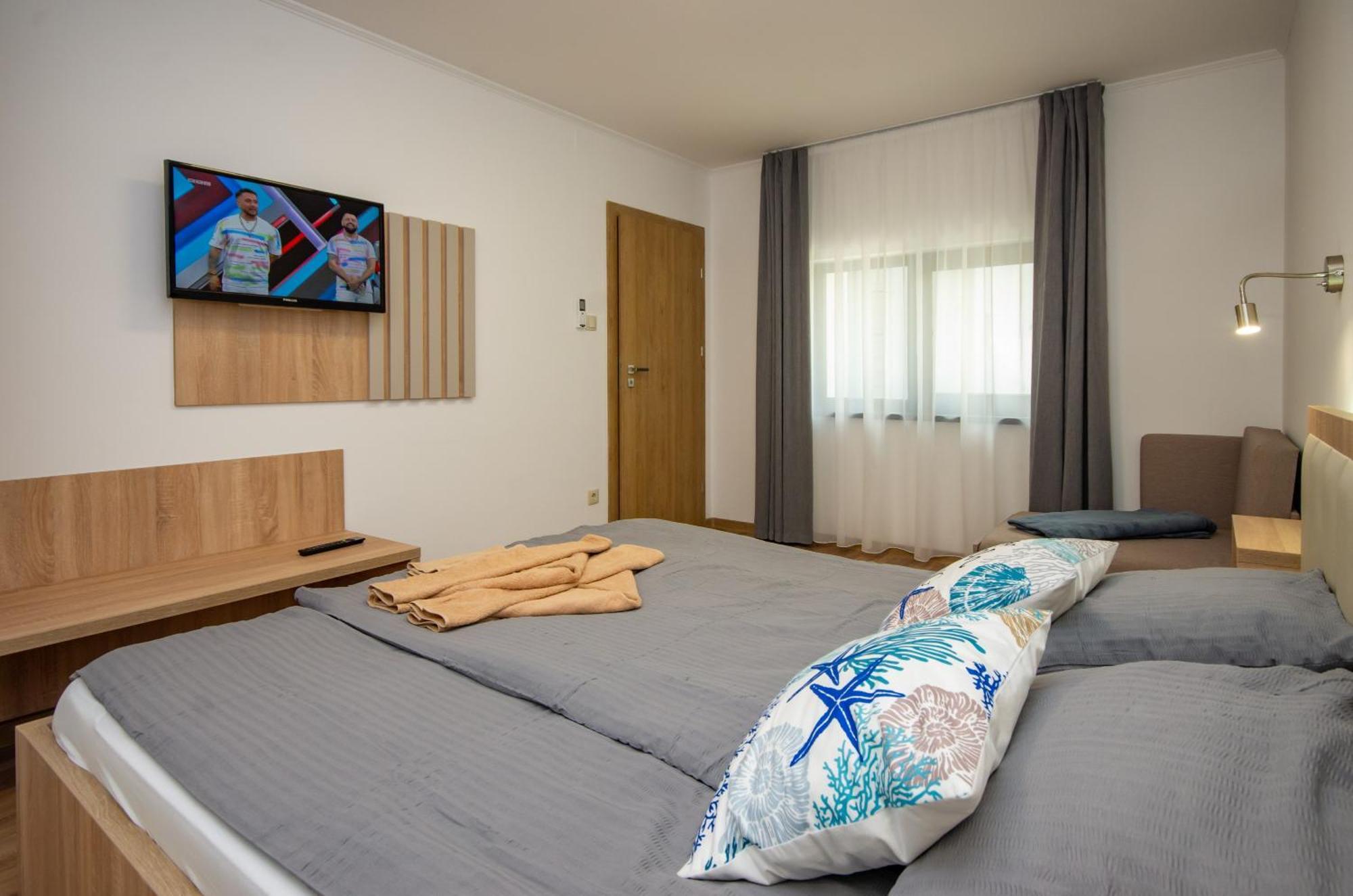 Csaladi Kikoeto Apartman Gyula Extérieur photo