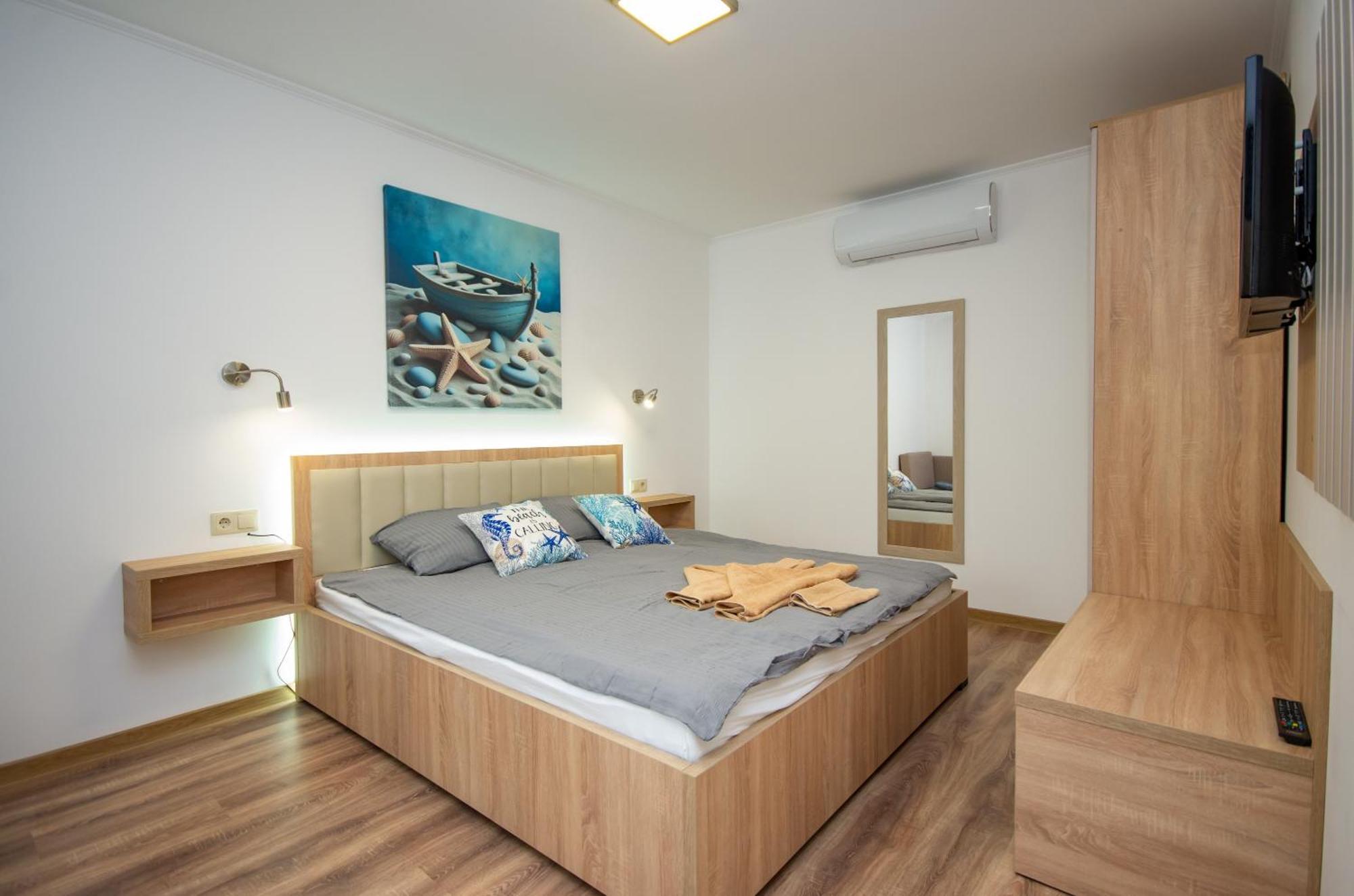 Csaladi Kikoeto Apartman Gyula Extérieur photo