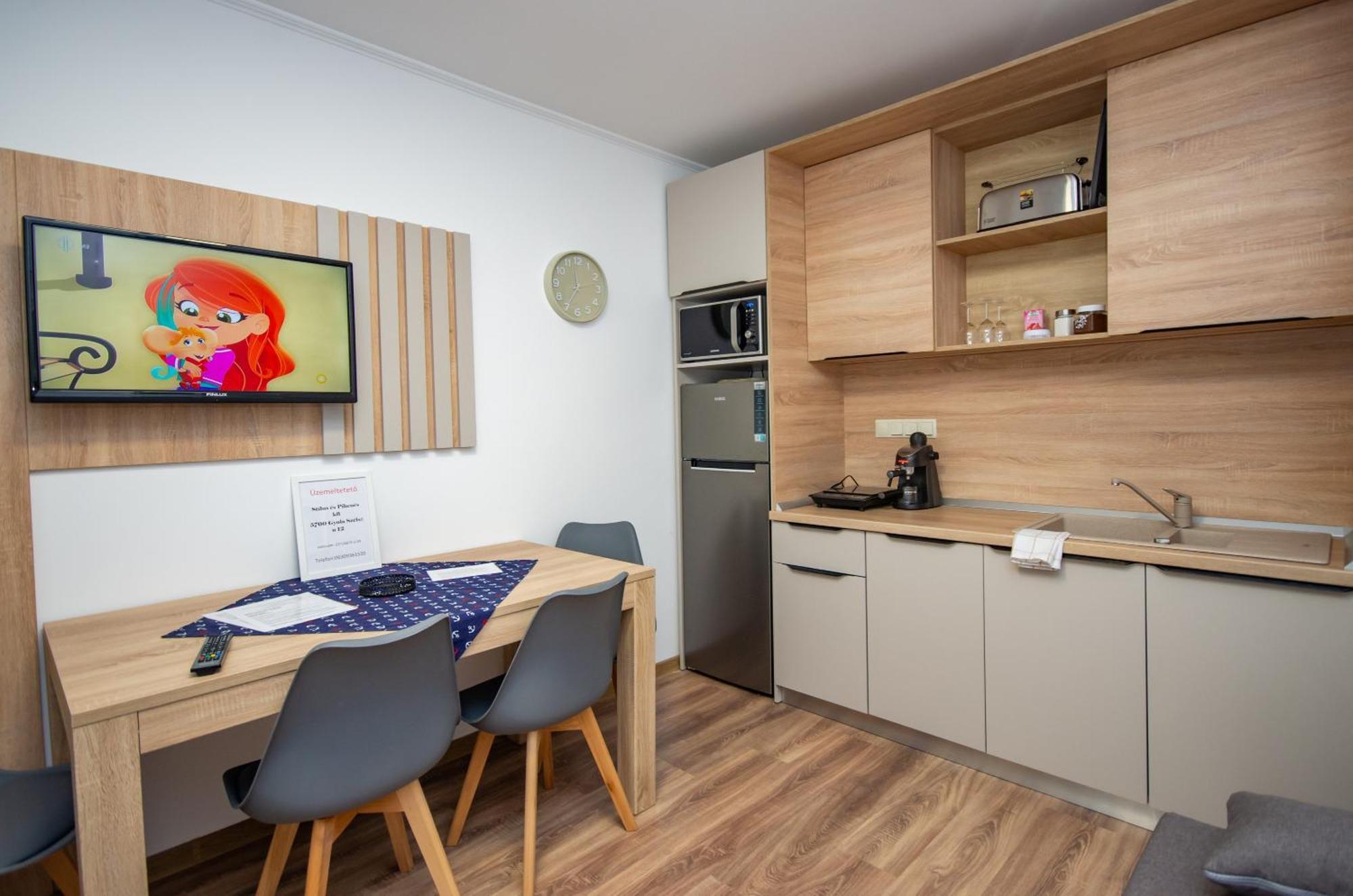 Csaladi Kikoeto Apartman Gyula Extérieur photo