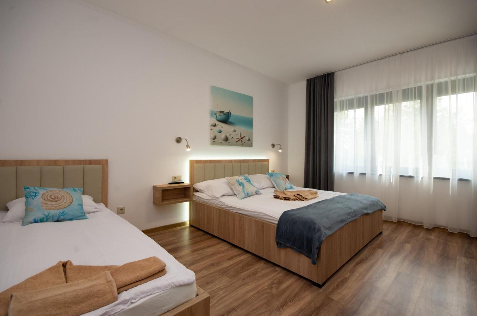 Csaladi Kikoeto Apartman Gyula Extérieur photo