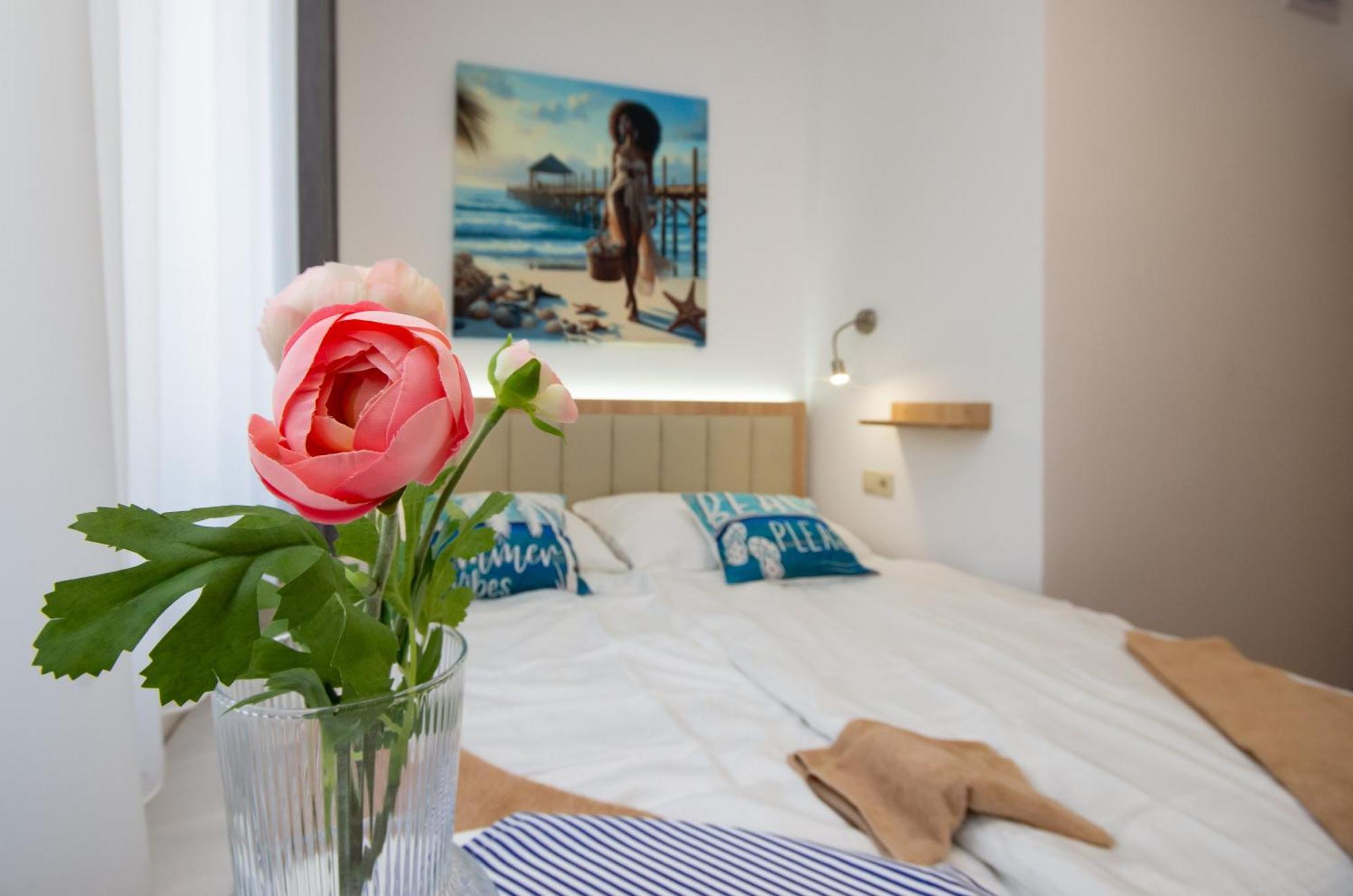 Csaladi Kikoeto Apartman Gyula Extérieur photo