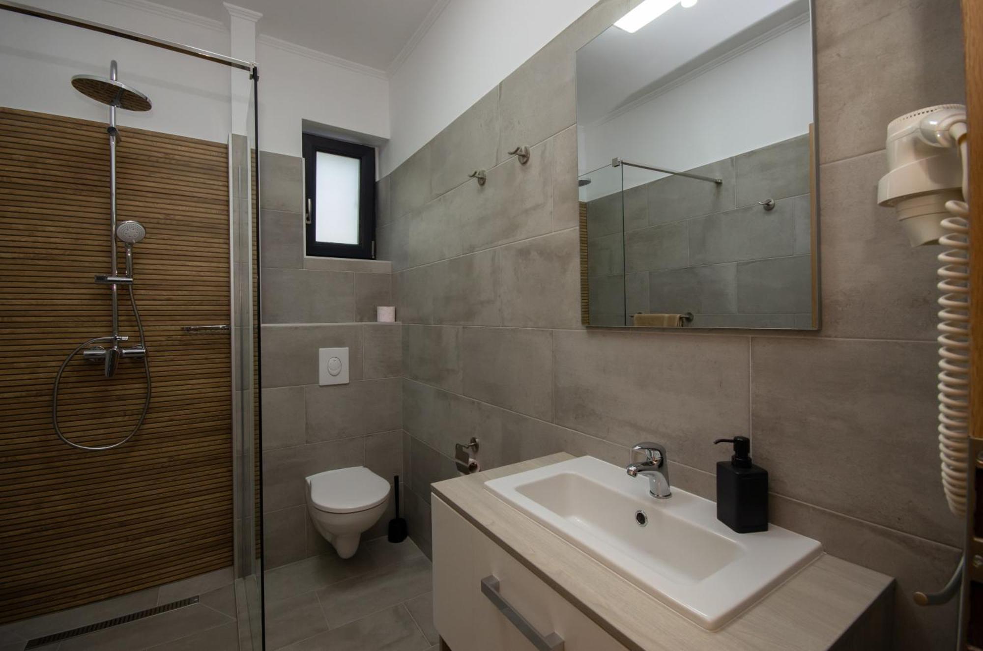 Csaladi Kikoeto Apartman Gyula Extérieur photo