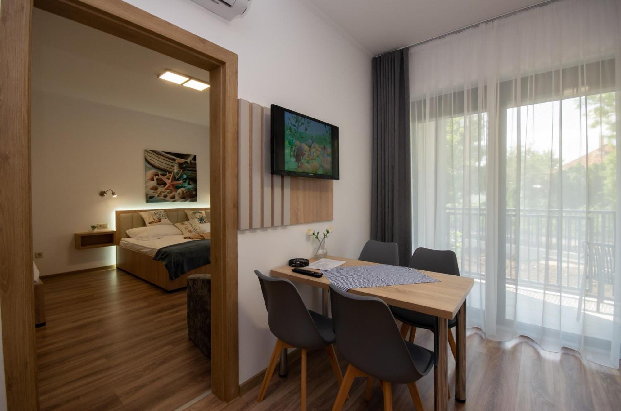 Csaladi Kikoeto Apartman Gyula Extérieur photo