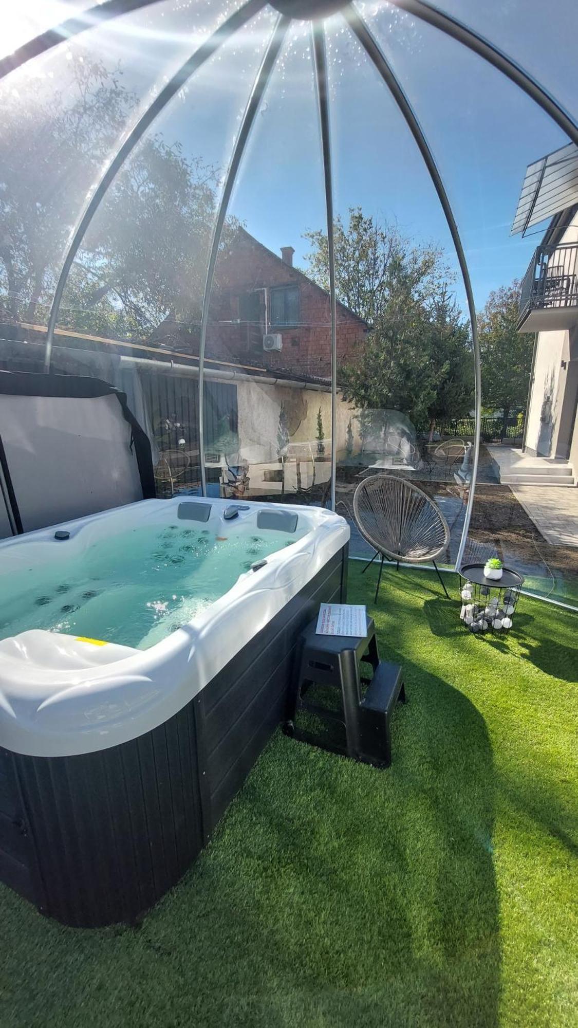 Csaladi Kikoeto Apartman Gyula Extérieur photo